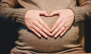 Hukum Puasa Bagi Wanita Menyusui dan Hamil