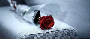 Mencium Istri atau Bermesraan Dihadapan Istri yang Lain